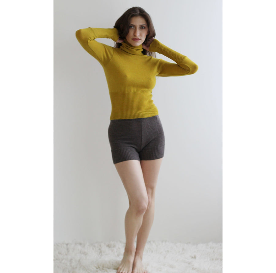 Merino Wool Turtleneck Sweater: Cropped Knit Pullover, size Small