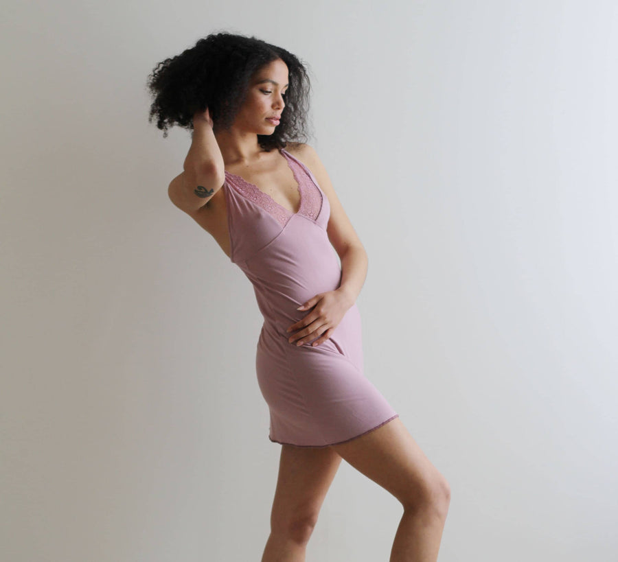 Short Nightgown in Bamboo with Lace Trim