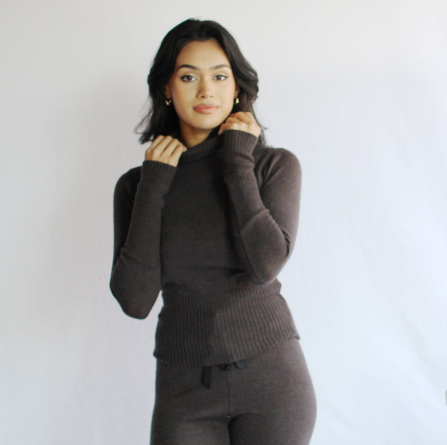 Merino Wool Turtleneck Sweater: Cropped Knit Pullover, size Small