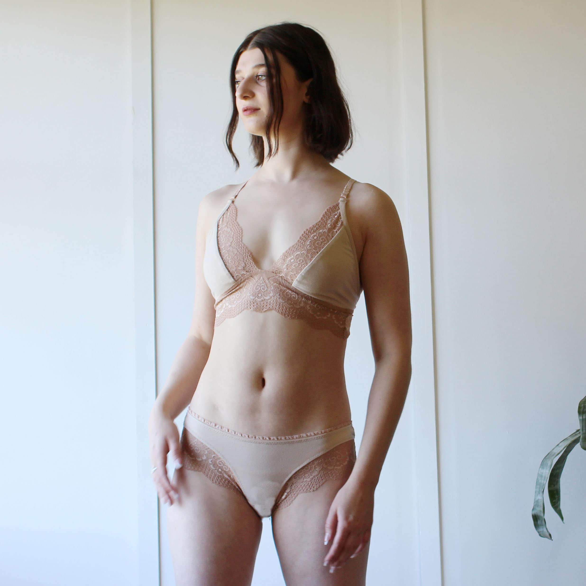 Lingerie Set with Lace Trim in Tencel and Organic Cotton